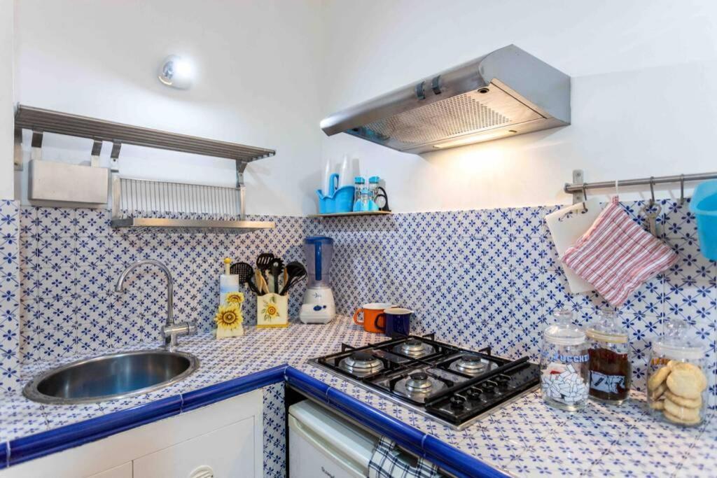 Casa Vacanze Penelope Trapani Exterior foto